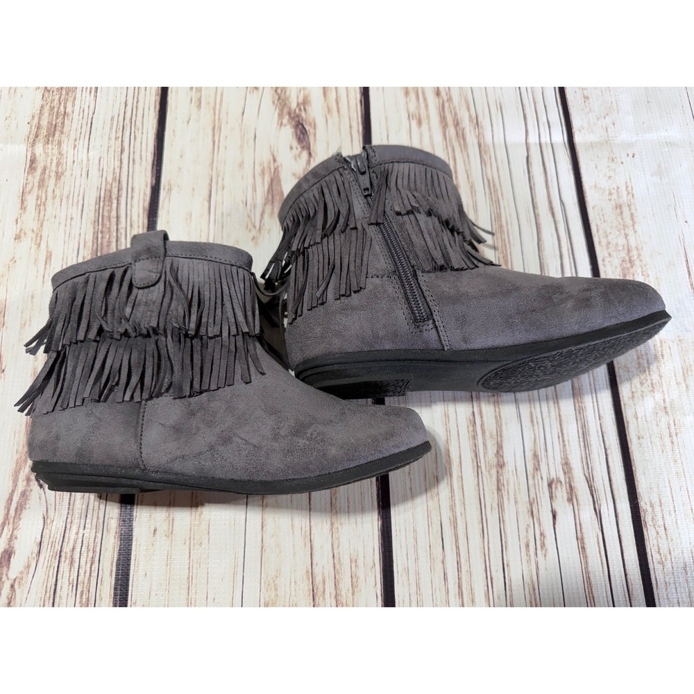 SO Kids Grey Faux Suede Fringe Ankle Boots Side Zip Size 2‎ Med PIATAGREY